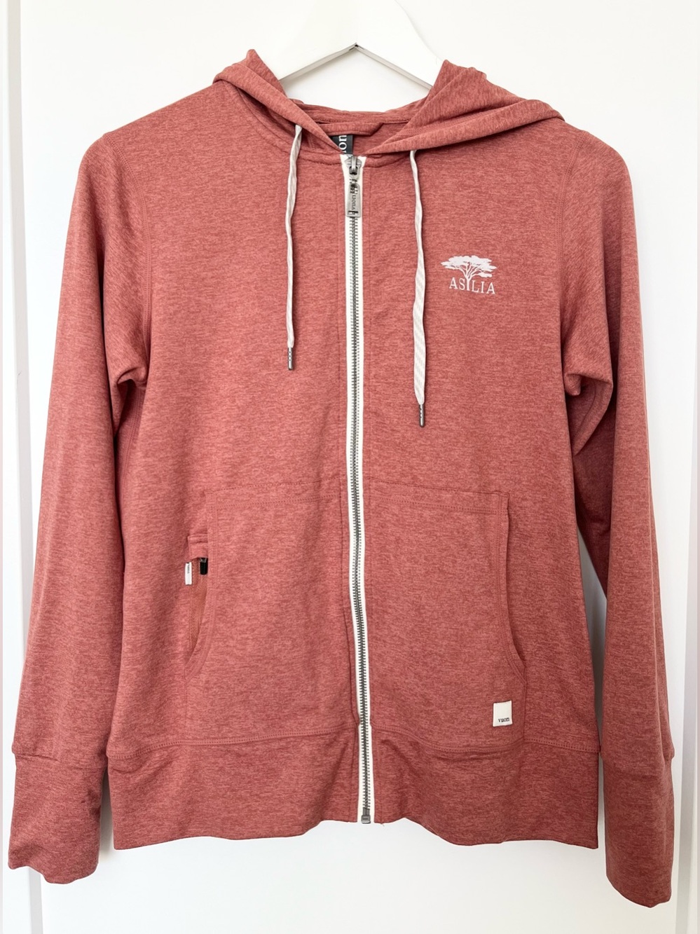 Vuori Halo Essential Hoodie Red Full Zip Sweatshirt VW201 Womens XS Company Logo